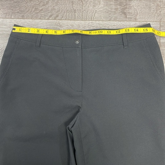 Annika Cutter & Buck Black Golf Shorts 6 - Picture 4 of 12